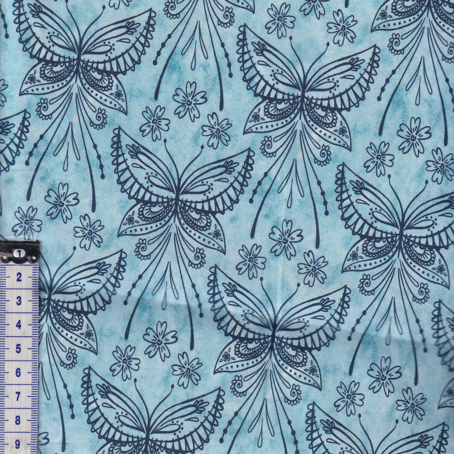 Baumwollstoff "Little Butterfly" helleres blau mit dunkelblauem Schmetterlings-Motiv, OEKO-TEX Zertifikat