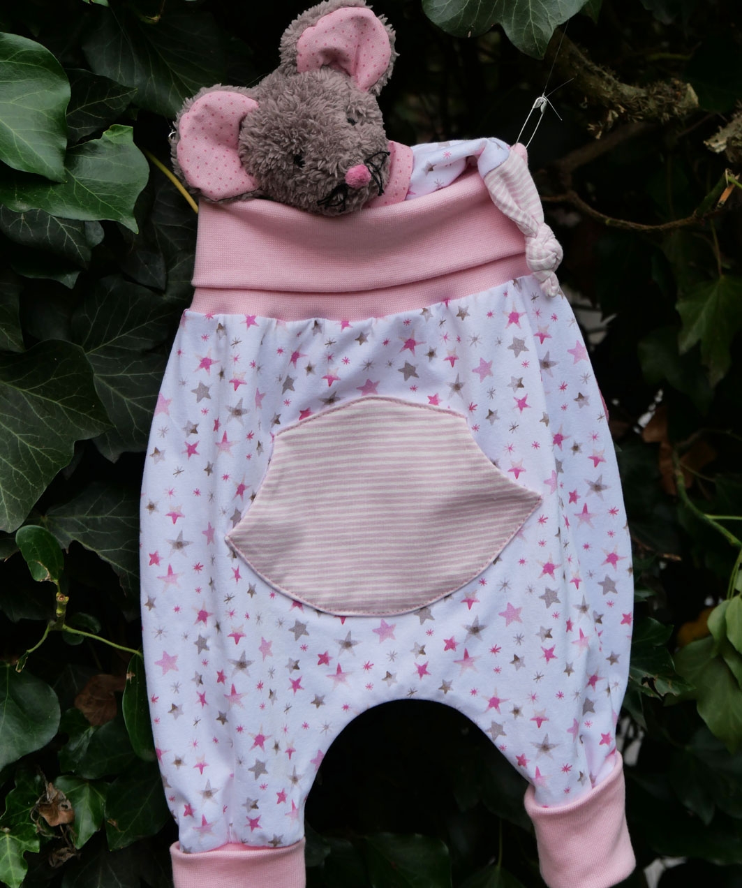 Nähset Jerseyhose natur- weiß mit rosa grauen Sternen, 0 - 6 Monate und Schmusetuch Mäuschen Fieps rosa im Set, Nähpaket
