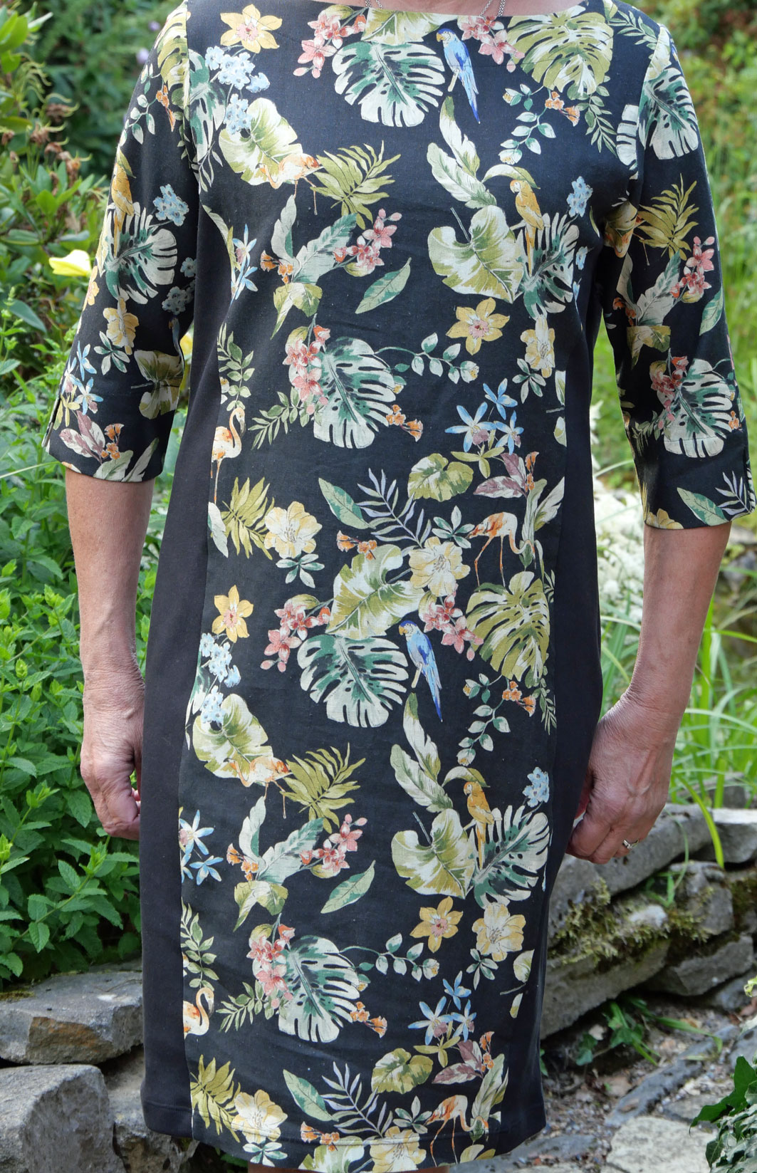 Nähpaket It´s a fits Kleid 1104 "Isa", Gr. 36- 48 Leinen Viskose mit schwarzem seitlichen Einsatz