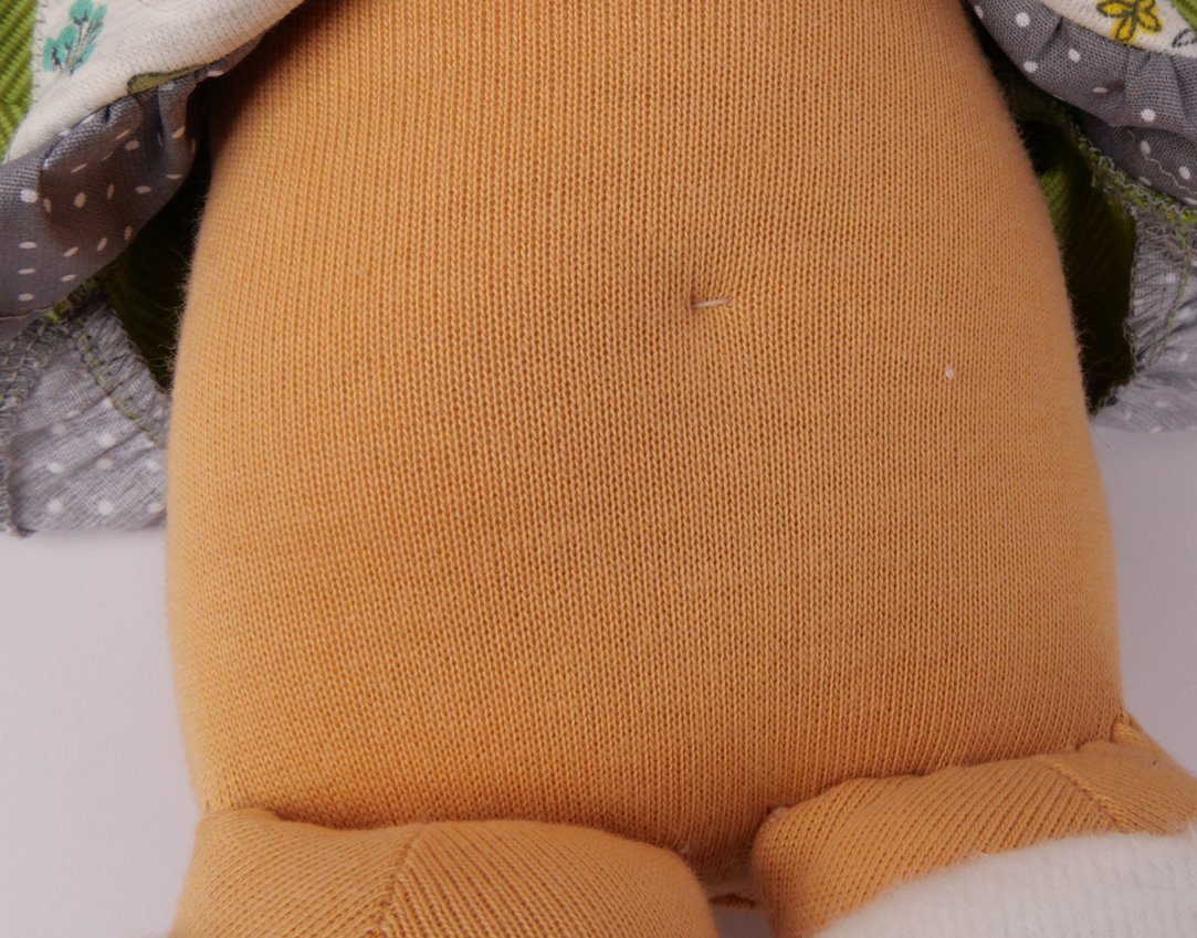 Fertige Babypuppe nach Waldorfart, 40 cm, Mila mit rotbraunem Tibetfellhaaren